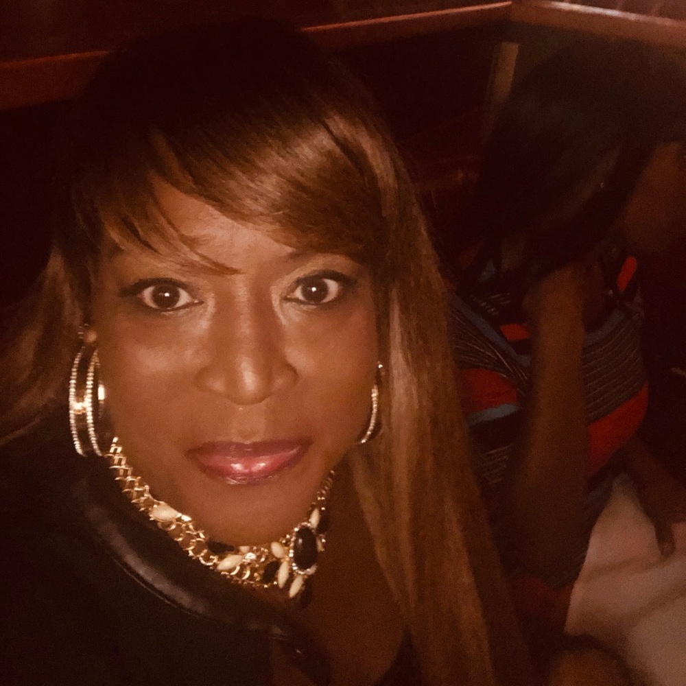 Meet your Posher, Angela